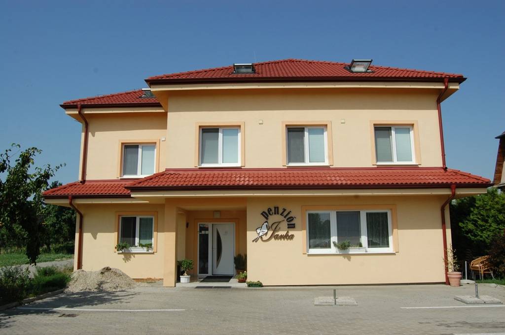 Budova Penziónu Jarka na Hrachovej ulici